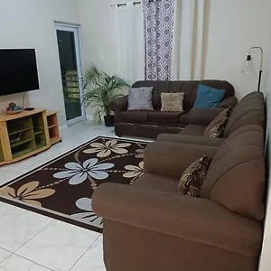 Lovely 2 Bedroom C̅ Netflix Across National Stadium , Kingston Jamaica